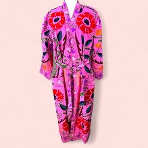 Handmade embroidered The Suzanna size LGE-XXL Kimono/Robe with belt